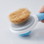 Autolimpieza soltando el pelo recogido
